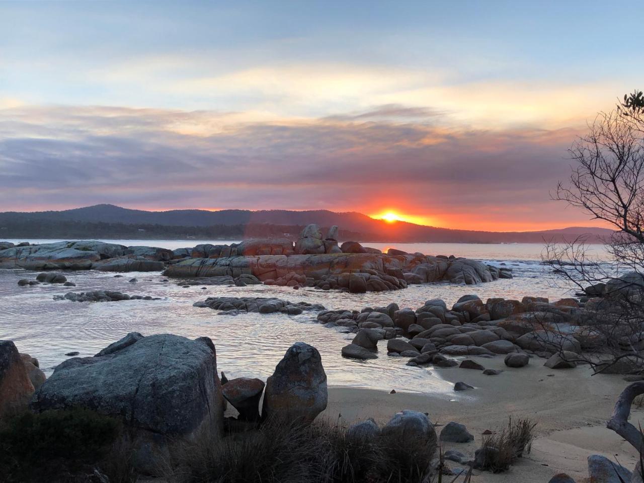 Sea Eagle Cottage Amazing Views Of Bay Of Fires Binalong Bay Esterno foto